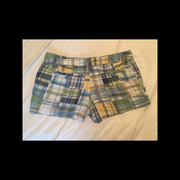 Shorts - Picture 3 of 3